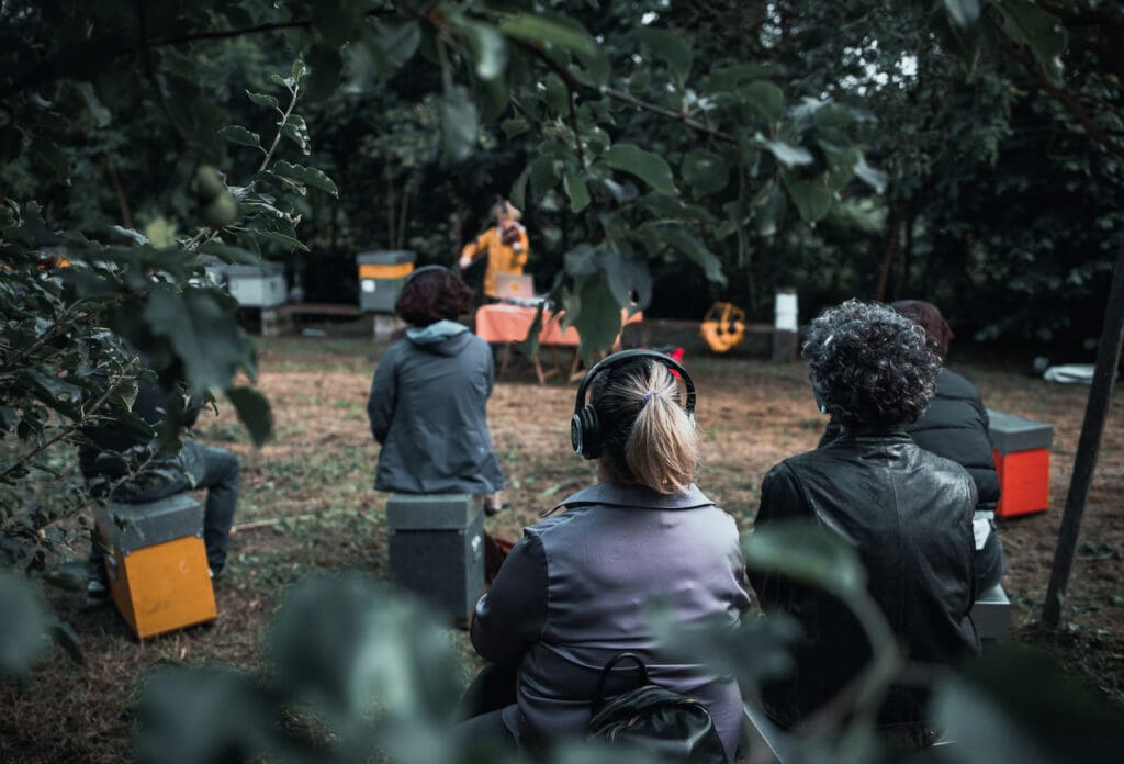 Tobees - Il canto invisibile delle api